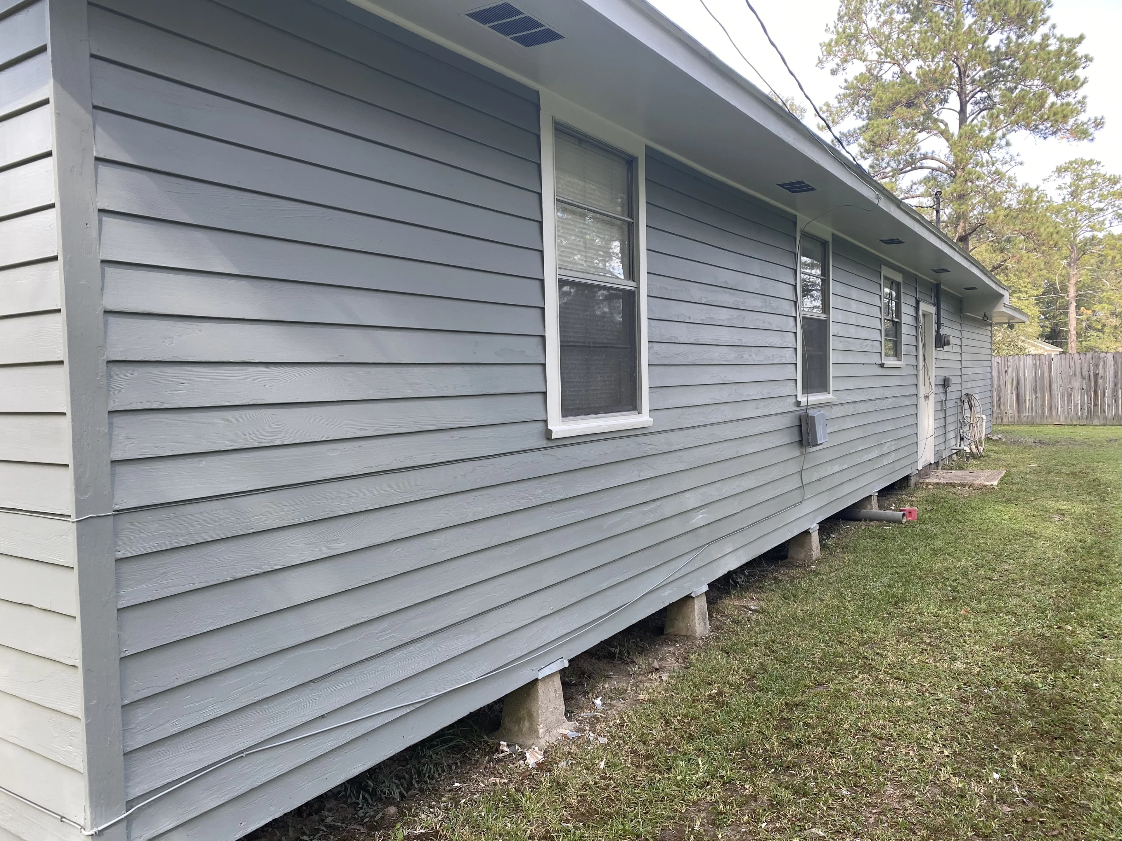 Residential Siding & Foundation Repaint