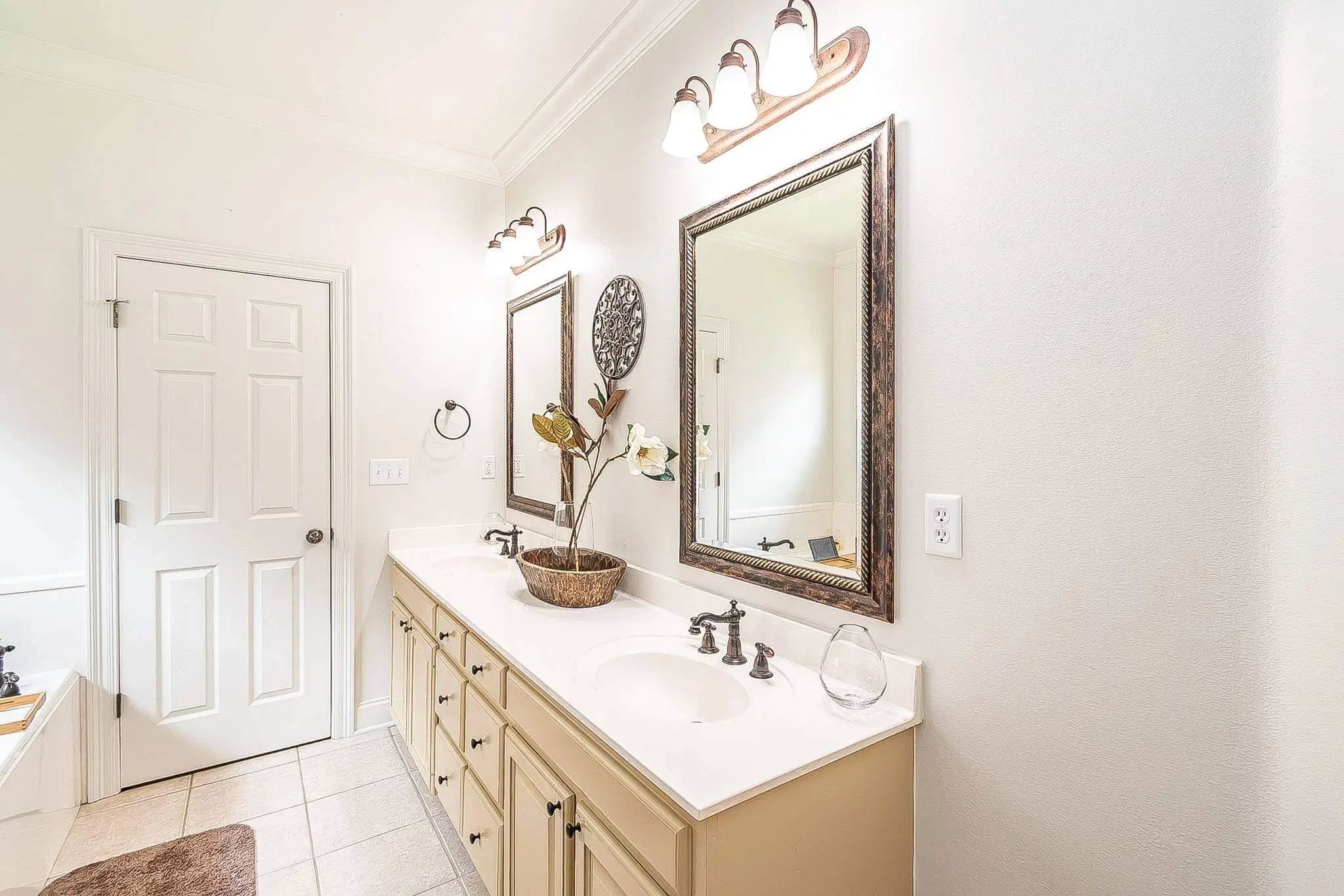 Professional interior house painting service by Swift Painting LLC in Baton Rouge